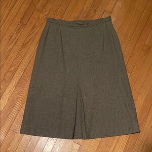 Women’s Lined Wool Skirt - Tailored A-Line with Front Pleat and Back Zipper. 12